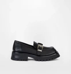 BUCKLES LOAFER