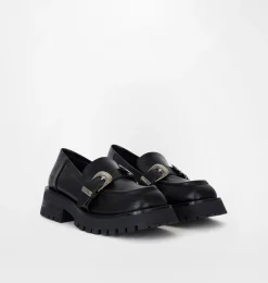 BUCKLES LOAFER