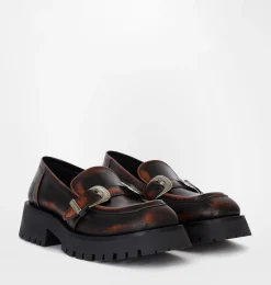BUCKLES LOAFER