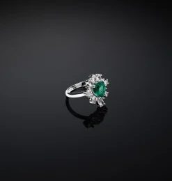 EMERALD HEART RING