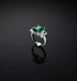 EMERALD TRILOGY RING