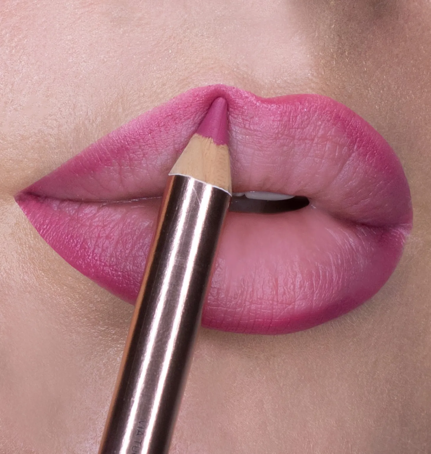 LIP LINER - KISS MARKER 06